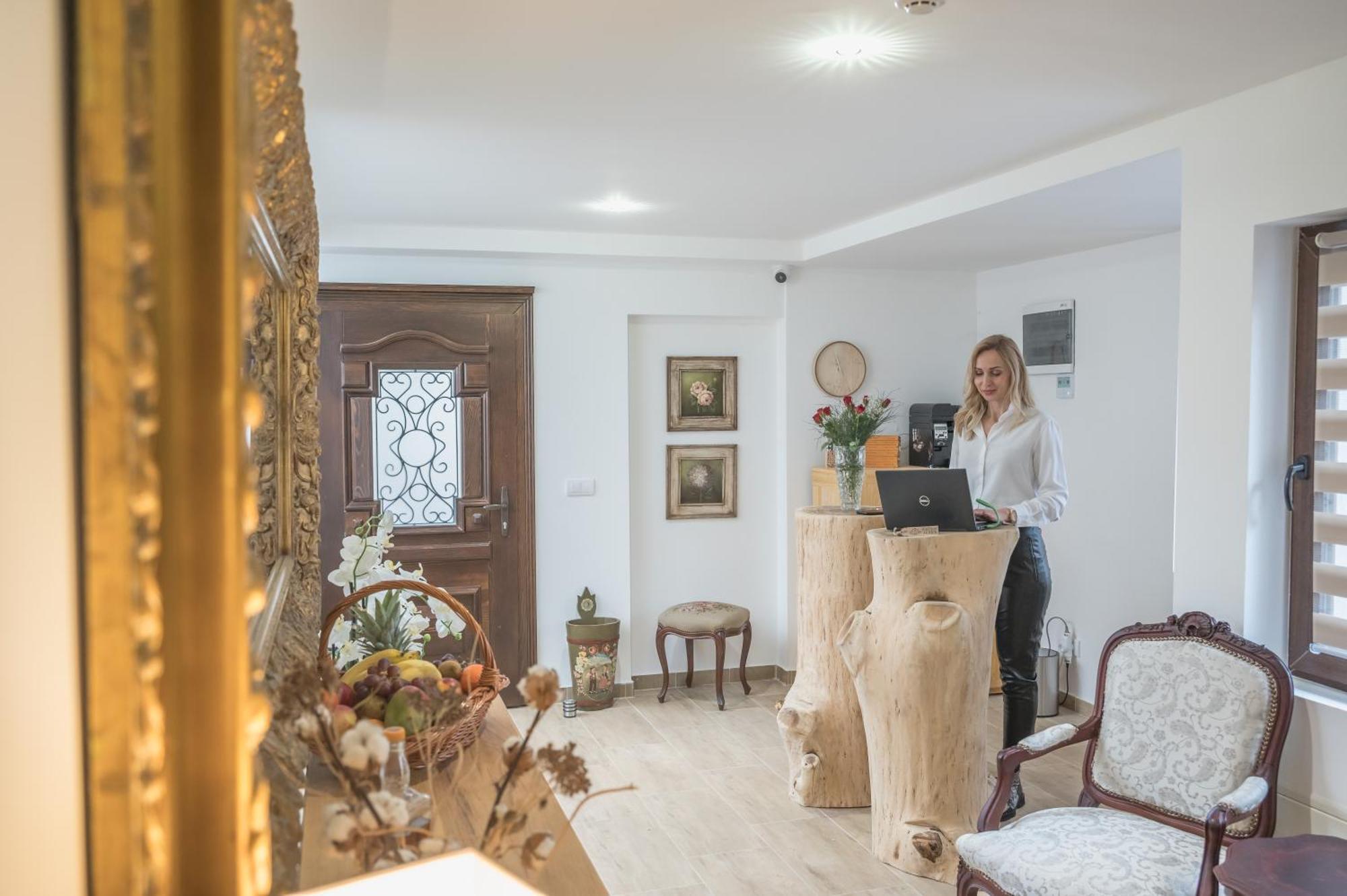 Konak Lecic Trsic Dış mekan fotoğraf